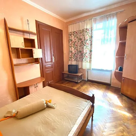 Апартаменти у львові на вулиці огієнка 11 біля заліізничного вокзалу *