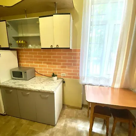 у львові на вулиці огієнка 11 біля заліізничного вокзалу * Львів