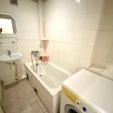 вул огієнка 11 біля залізничного вокзалу Lviv