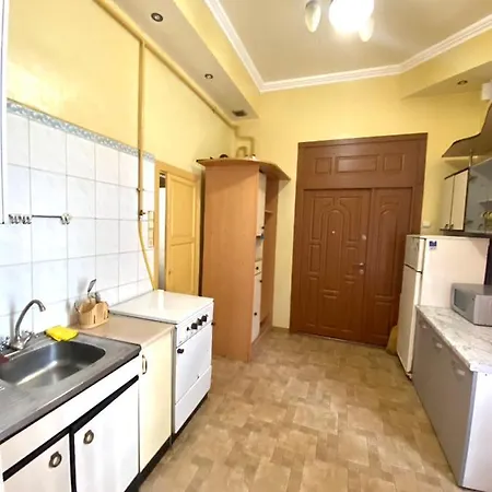 вул огієнка 11 біля залізничного вокзалу * Lviv