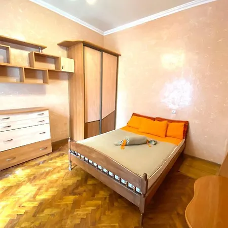 вул огієнка 11 біля залізничного вокзалу