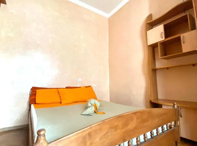 вул огієнка 11 біля залізничного вокзалу Lviv