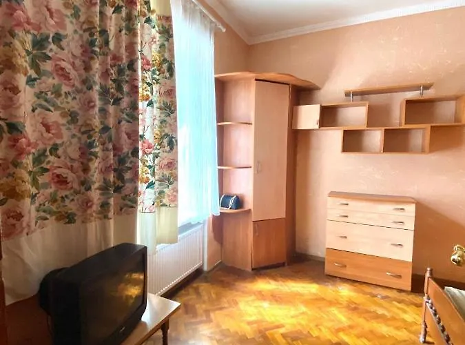 вул огієнка 11 біля залізничного вокзалу