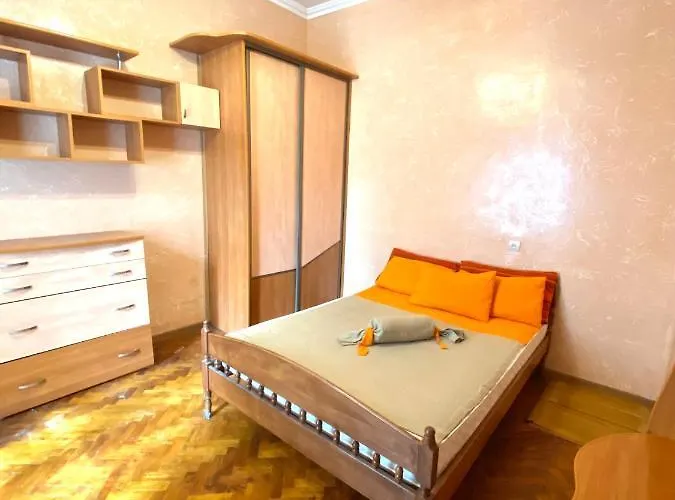 вул огієнка 11 біля залізничного вокзалу