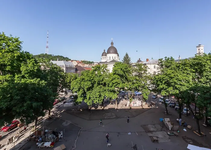 вул огієнка 11 біля залізничного вокзалу *
