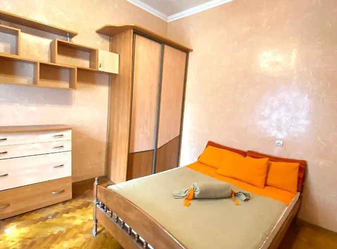 вул огієнка 11 біля залізничного вокзалу Lviv