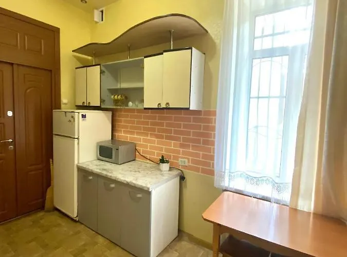 вул огієнка 11 біля залізничного вокзалу *